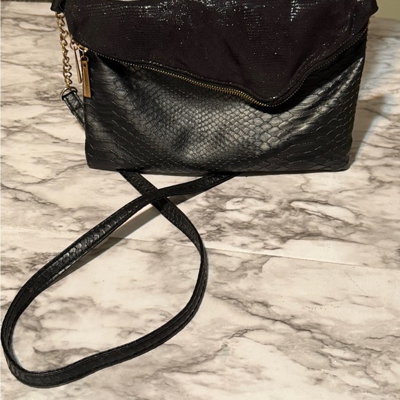 Black and Gold Crossbody Bag with Textured Design - Picture 3 of 11